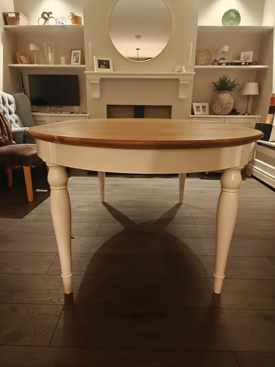 Hampstead extending dining table - Image 3