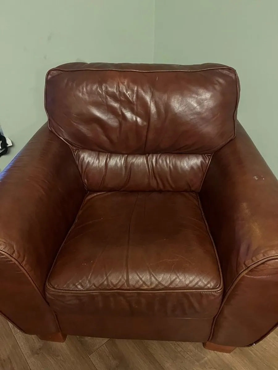 sofa brown leather 3 seater + 2 arm chairs - Image 1