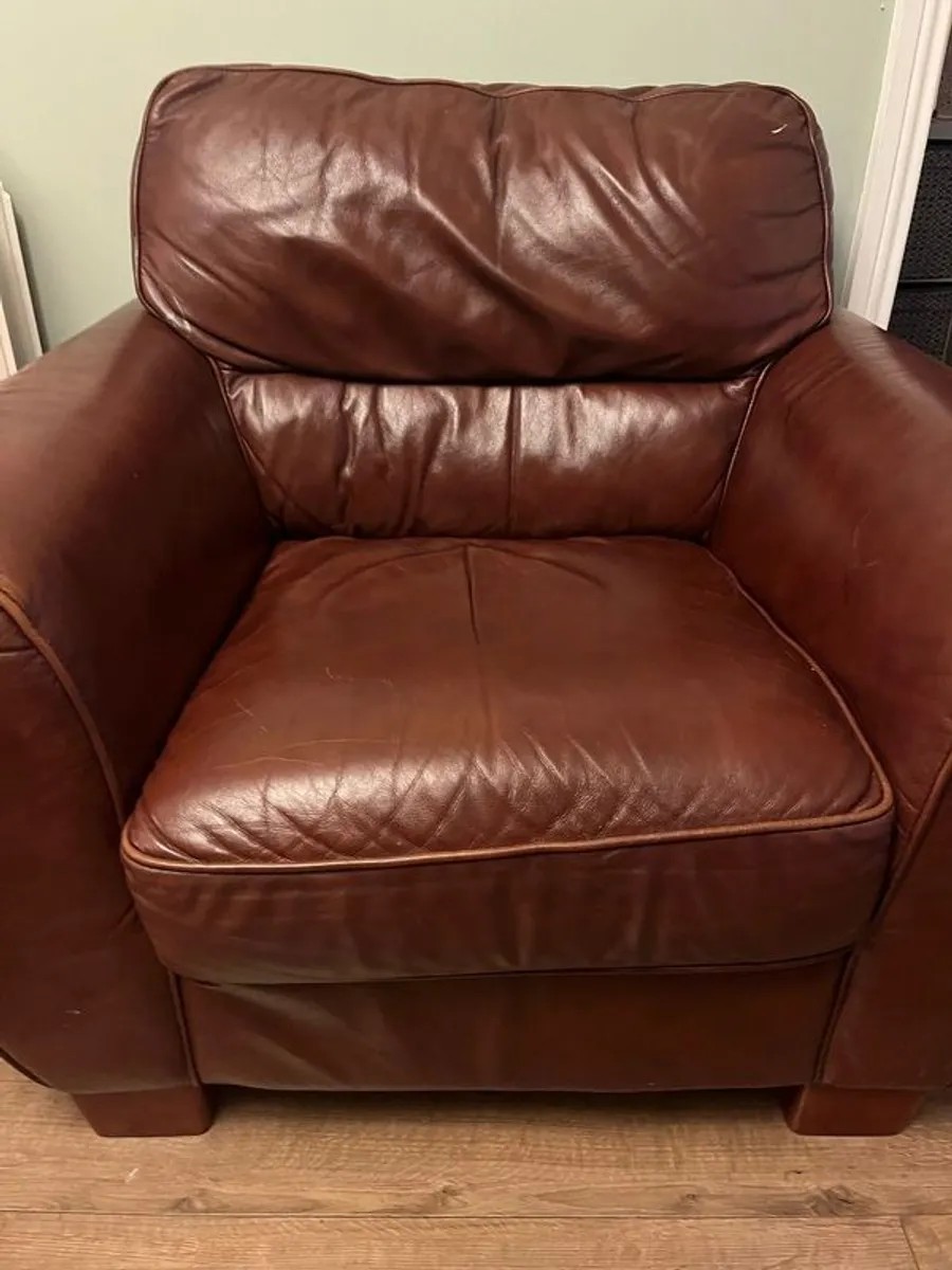 sofa brown leather 3 seater + 2 arm chairs - Image 4