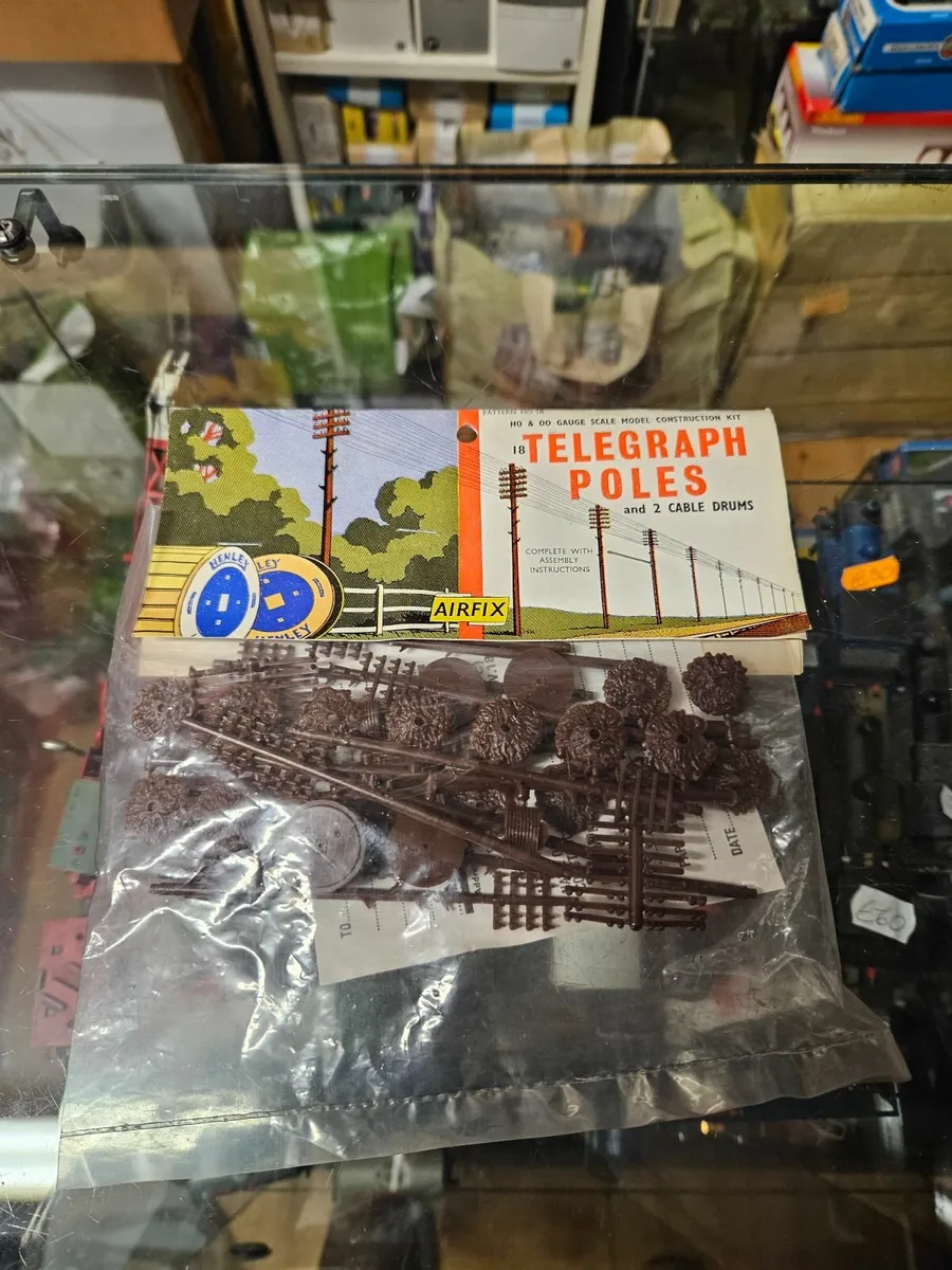 Hornby Airfix Telegraph Poles