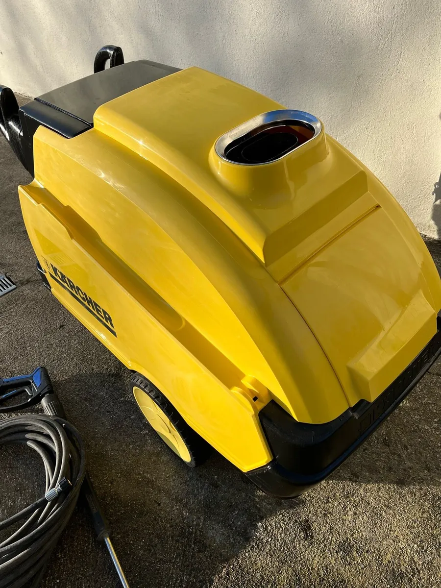 Karcher hot and cold powerwasher - Image 1