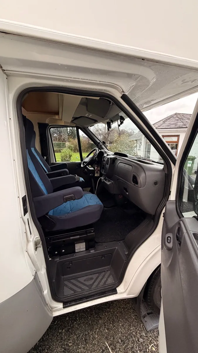 Camper  LHD 4/6 berth - Image 4