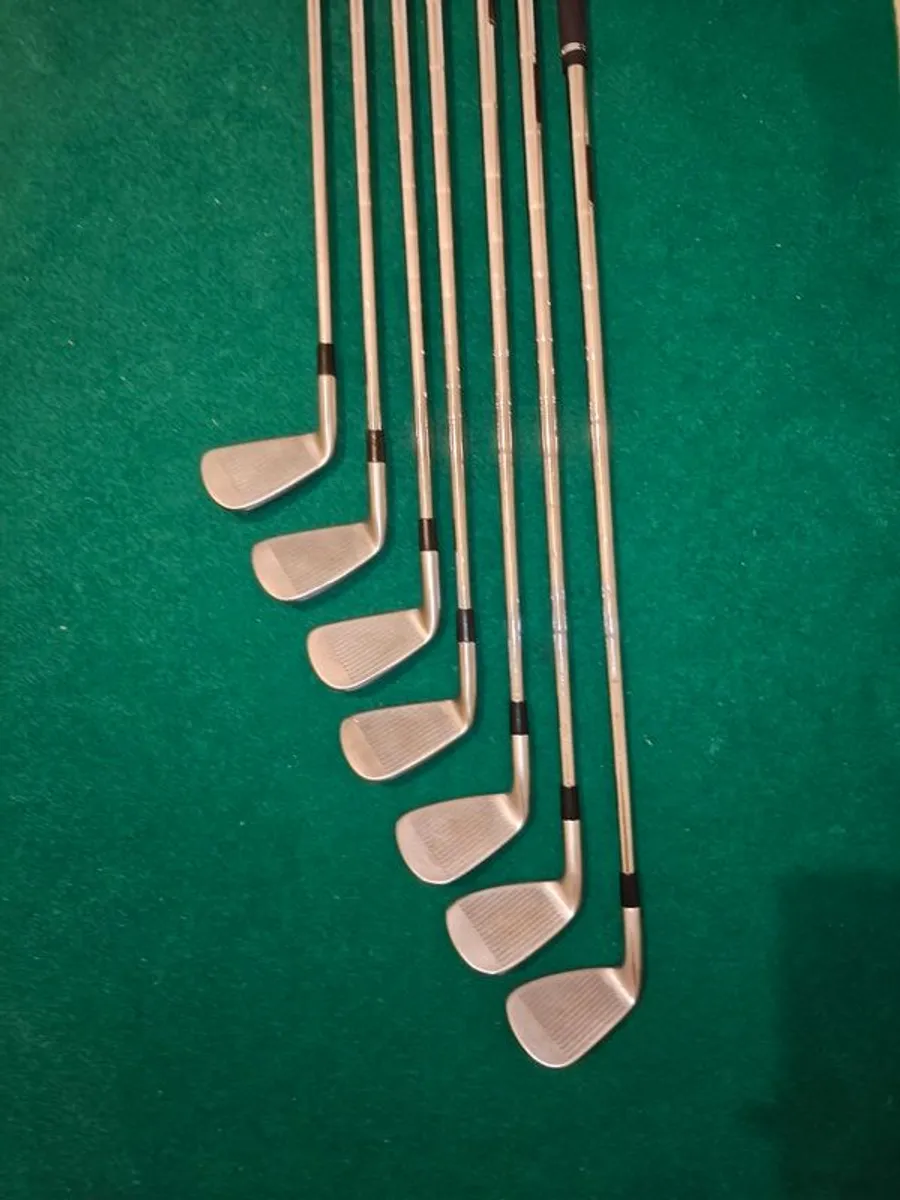Taylormade P790 Irons / 4 - PW / KBS Tour X - Image 3