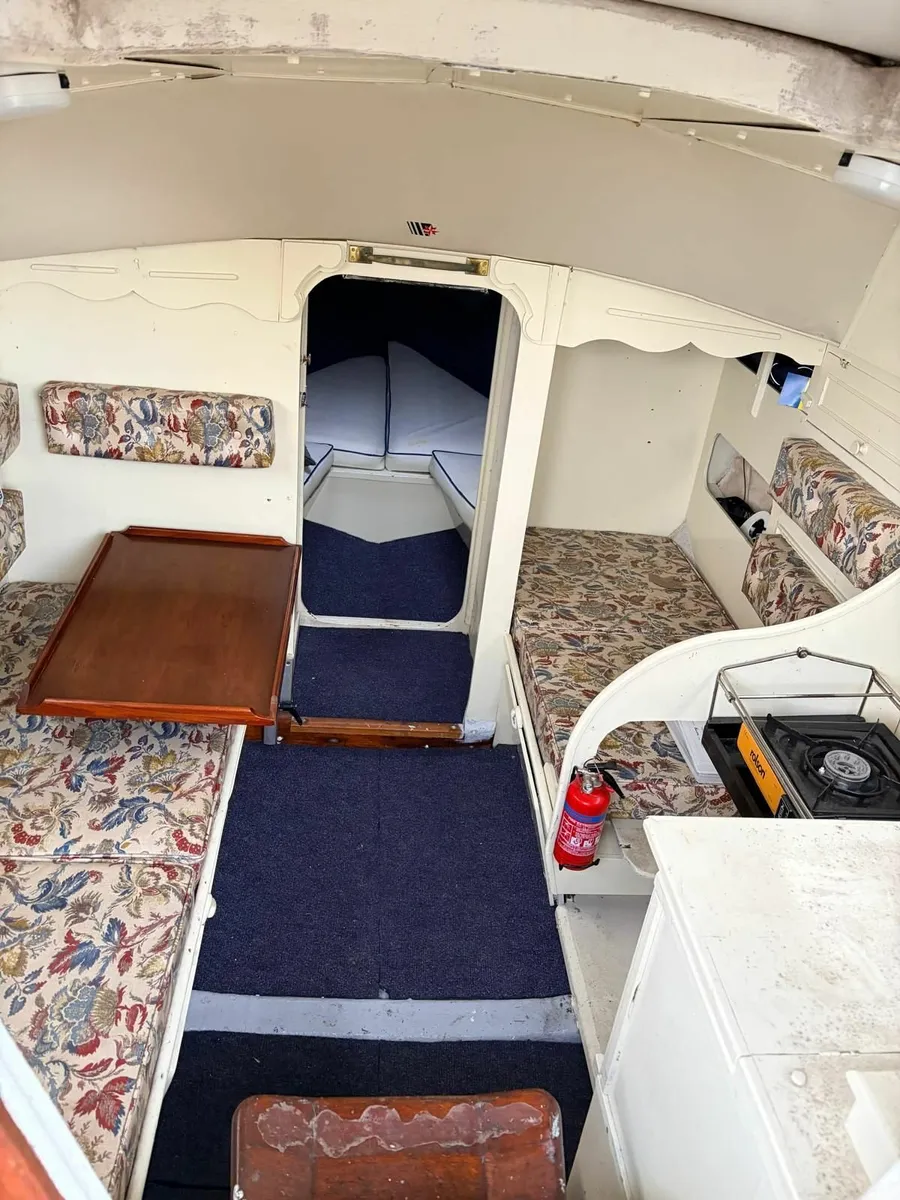 Jeanneau Sangria 25ft Yacht - Yanmar Diesel Engine - Image 4