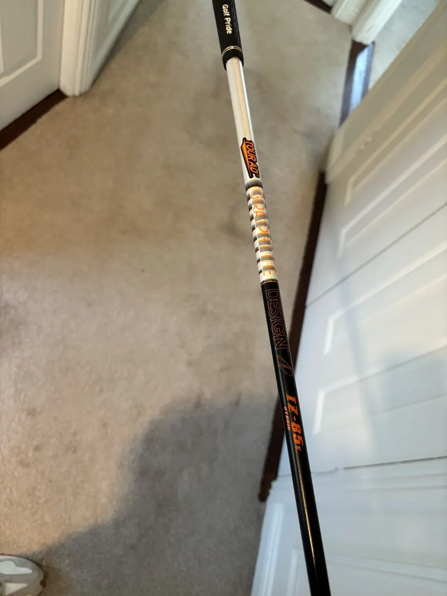 Srixon 3 hybrid with premium shaft - Image 4