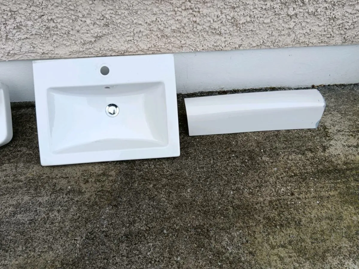 Sink and pedestal - Image 2