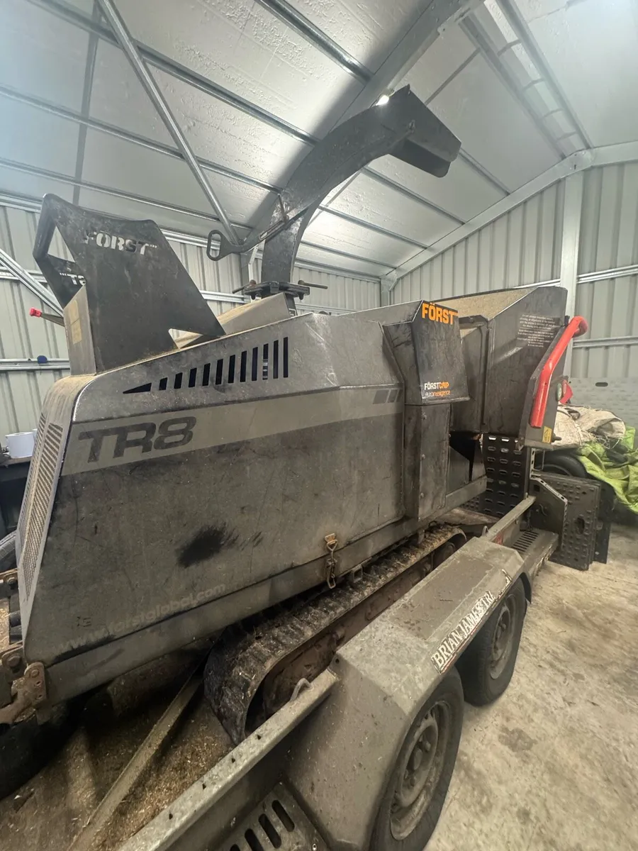 TR8 wood chipper - Image 2
