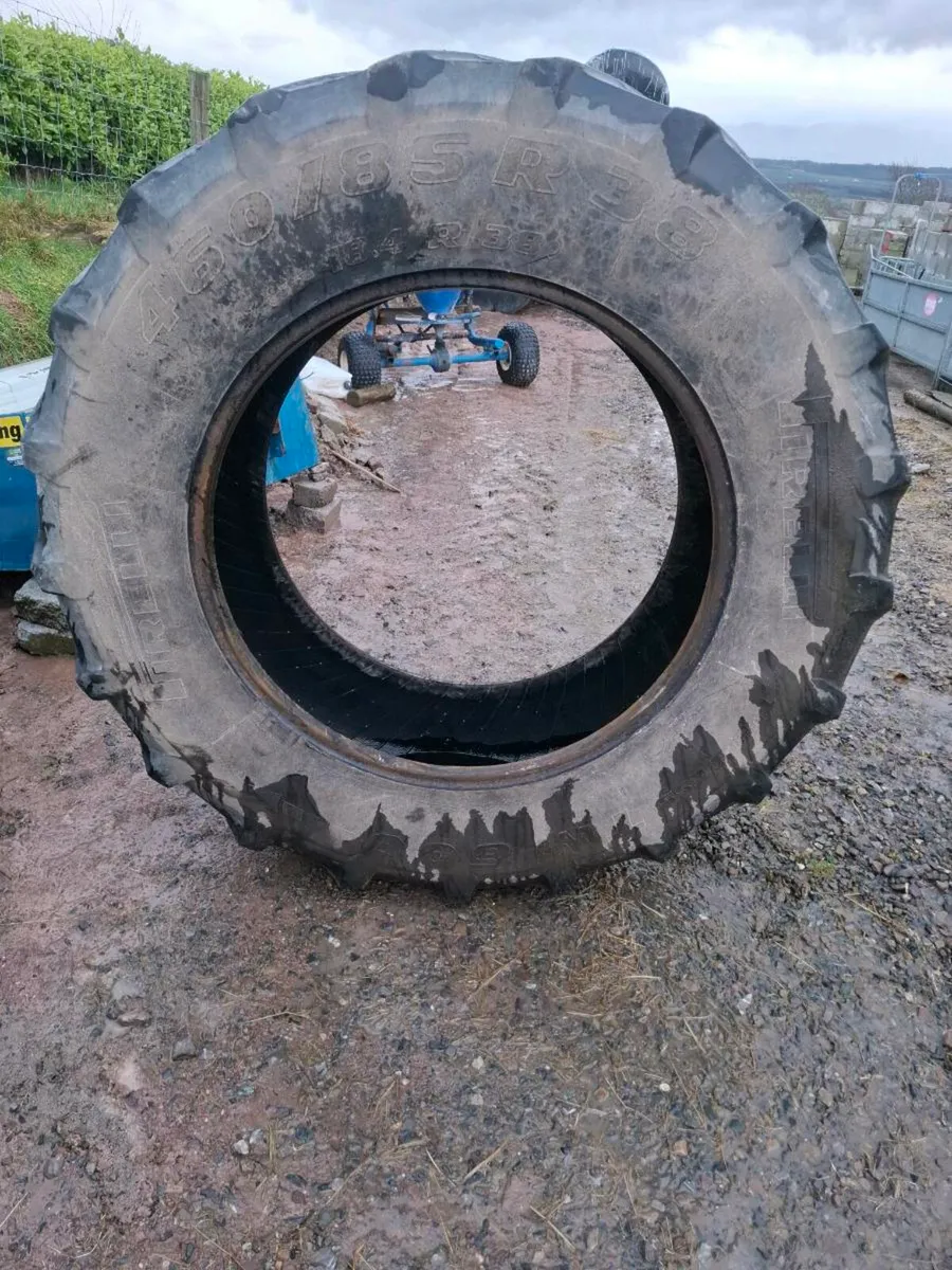 Sound tractor tyres - Image 2