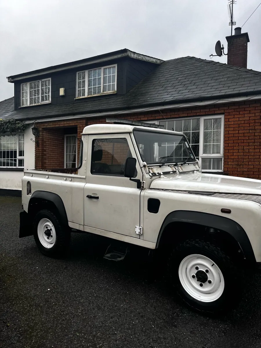 2006 Land Rover defender pickup - Image 1