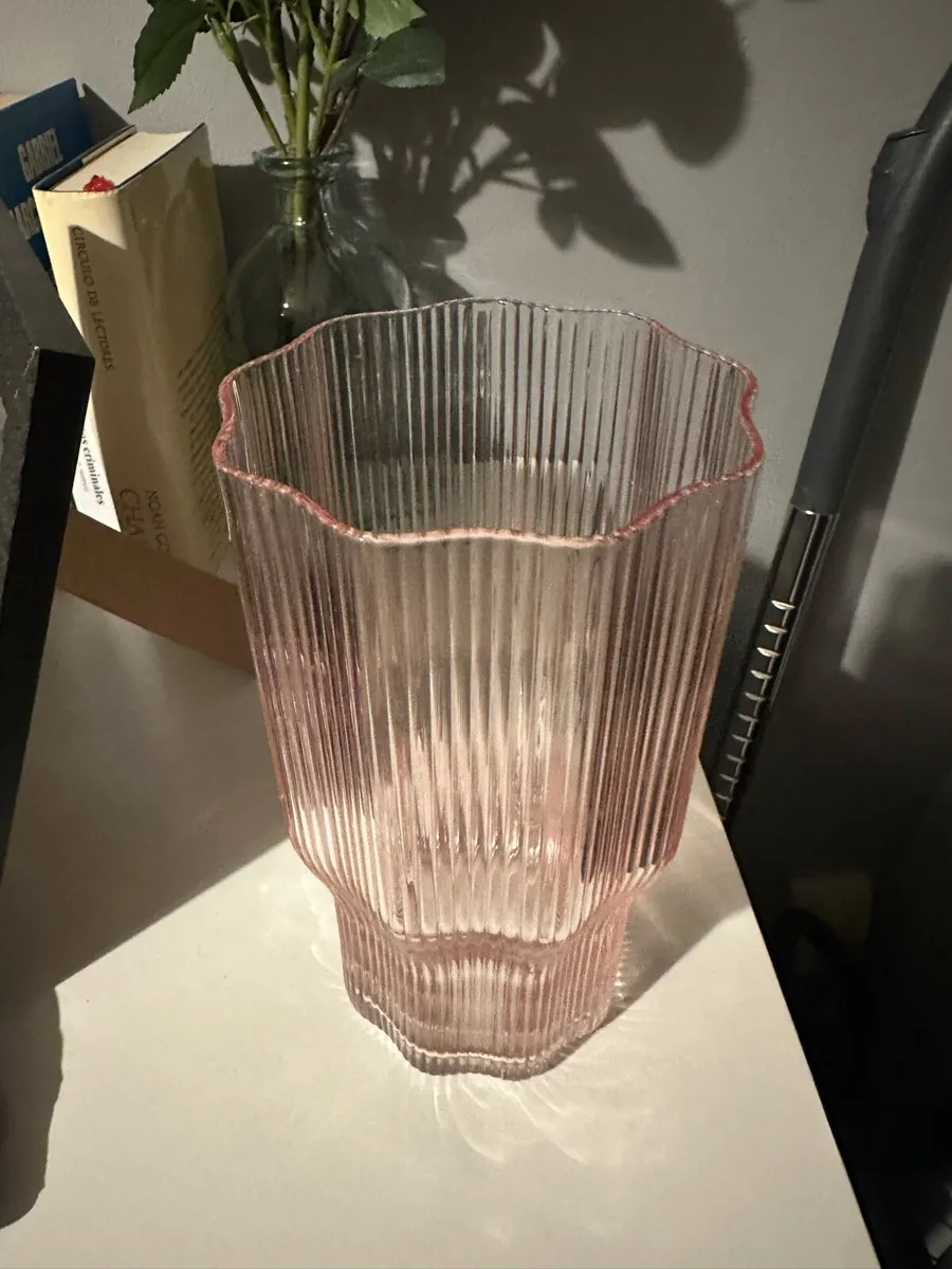 Ribbed Pink Glass Vase - Image 2