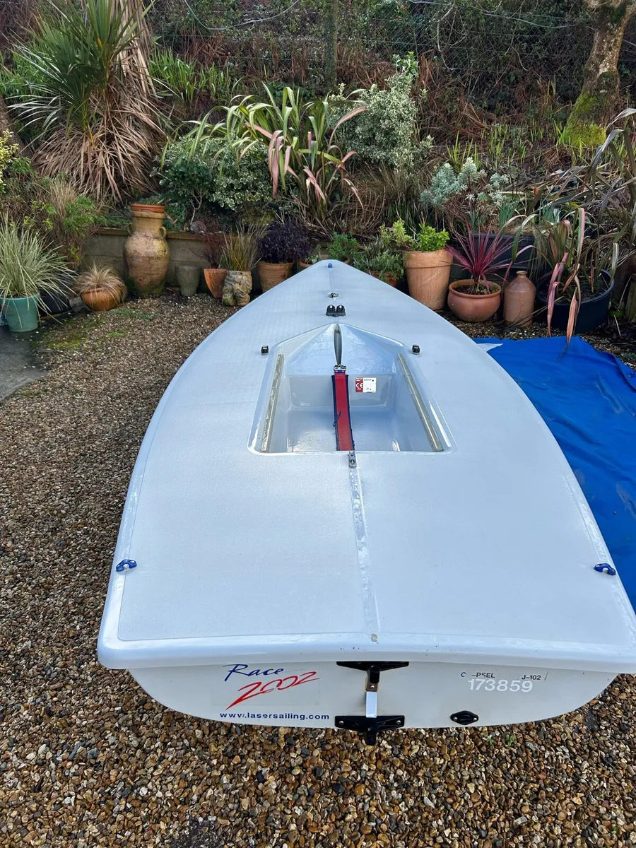 Laser 4.7 + Road trailer - Image 1