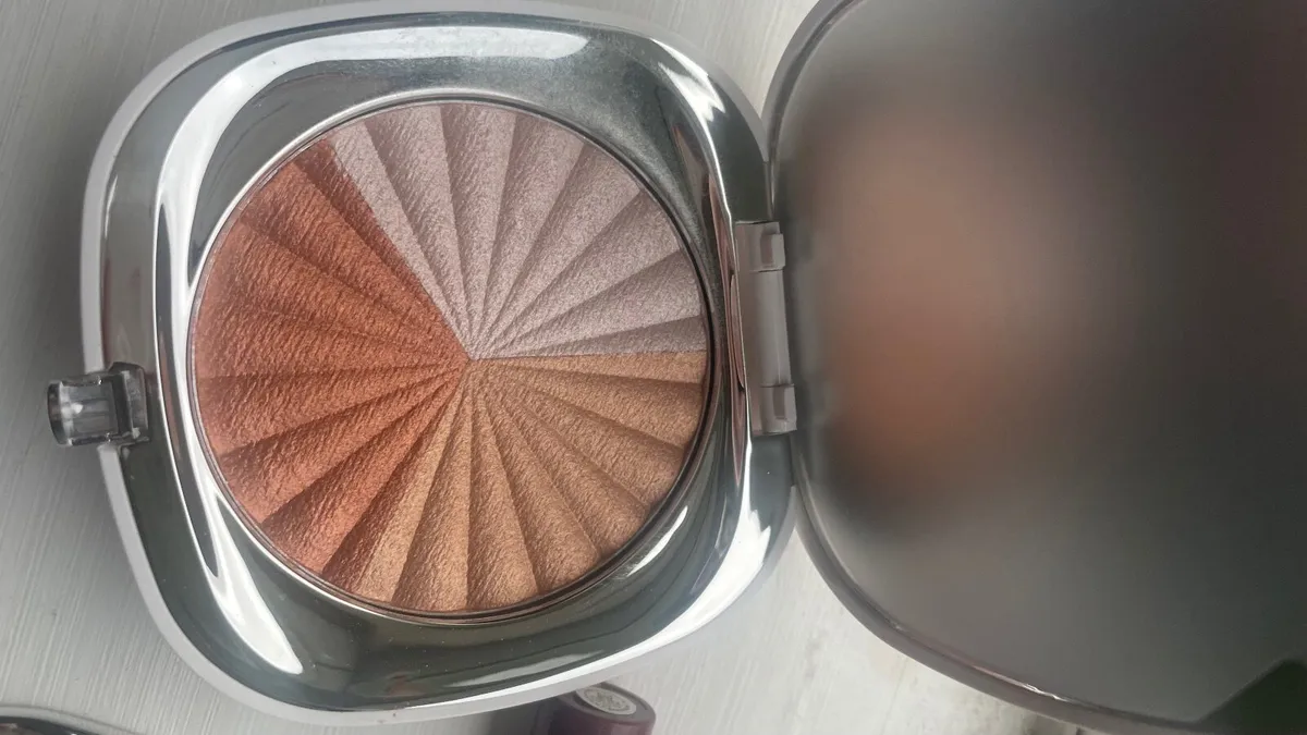 New make up - Image 4