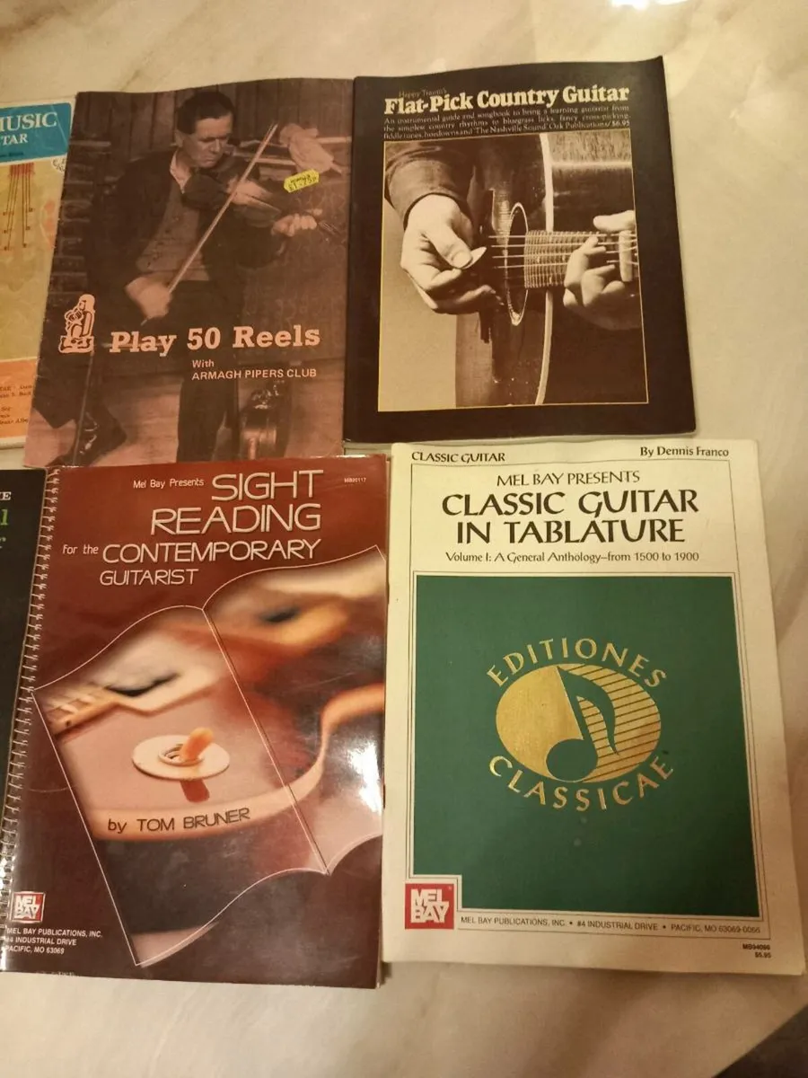 8 x music books, Beatles, guitar, post 6e D18 - Image 4