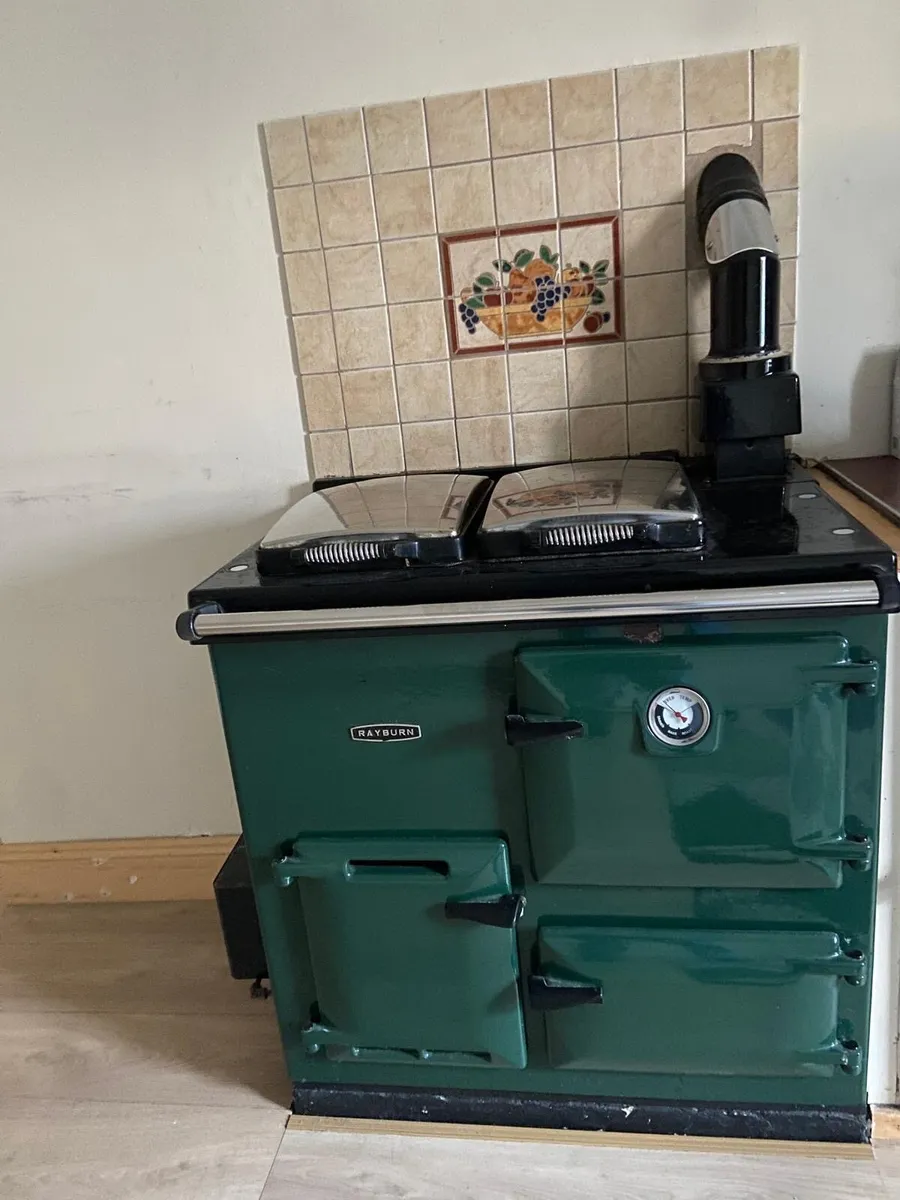 Rayburn Oil Cooker and Heater - Image 2