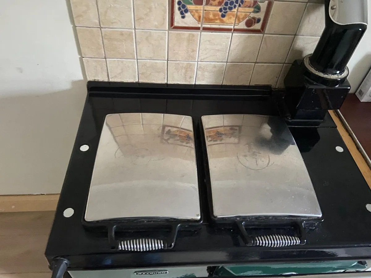 Rayburn Oil Cooker and Heater - Image 3