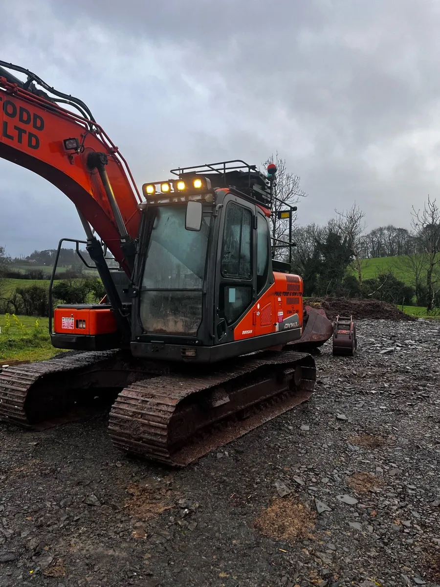 2018 doosan dx140lc - Image 1