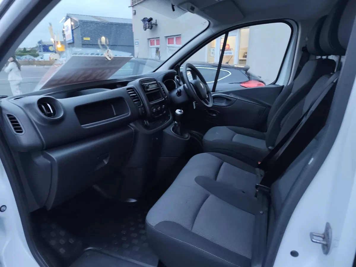 Renault Trafic 212 Long Base 55k Km Only New Cvrt - Image 3