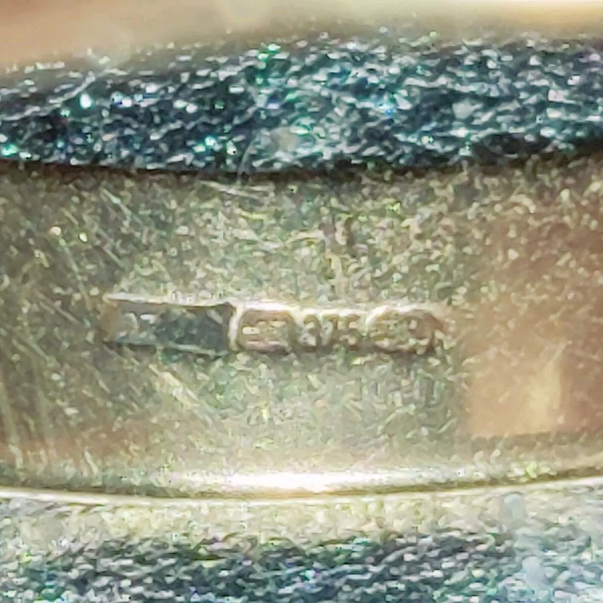 VINTAGE CHUNKY WIDE SIZED WEDDING, 9CT Gold Band - Image 3