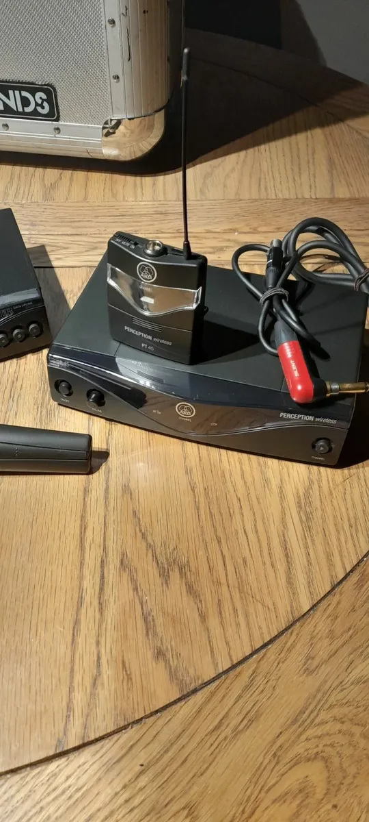 Akg wireless microphone - Image 1