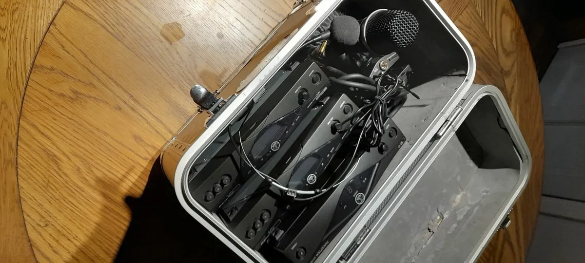 Akg wireless microphone - Image 4