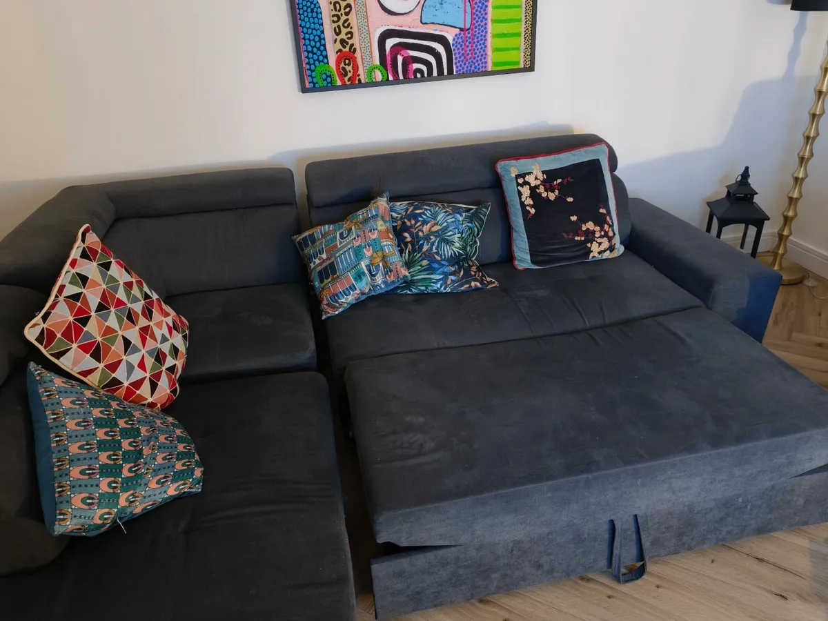 Corner couch/ bed - Image 2
