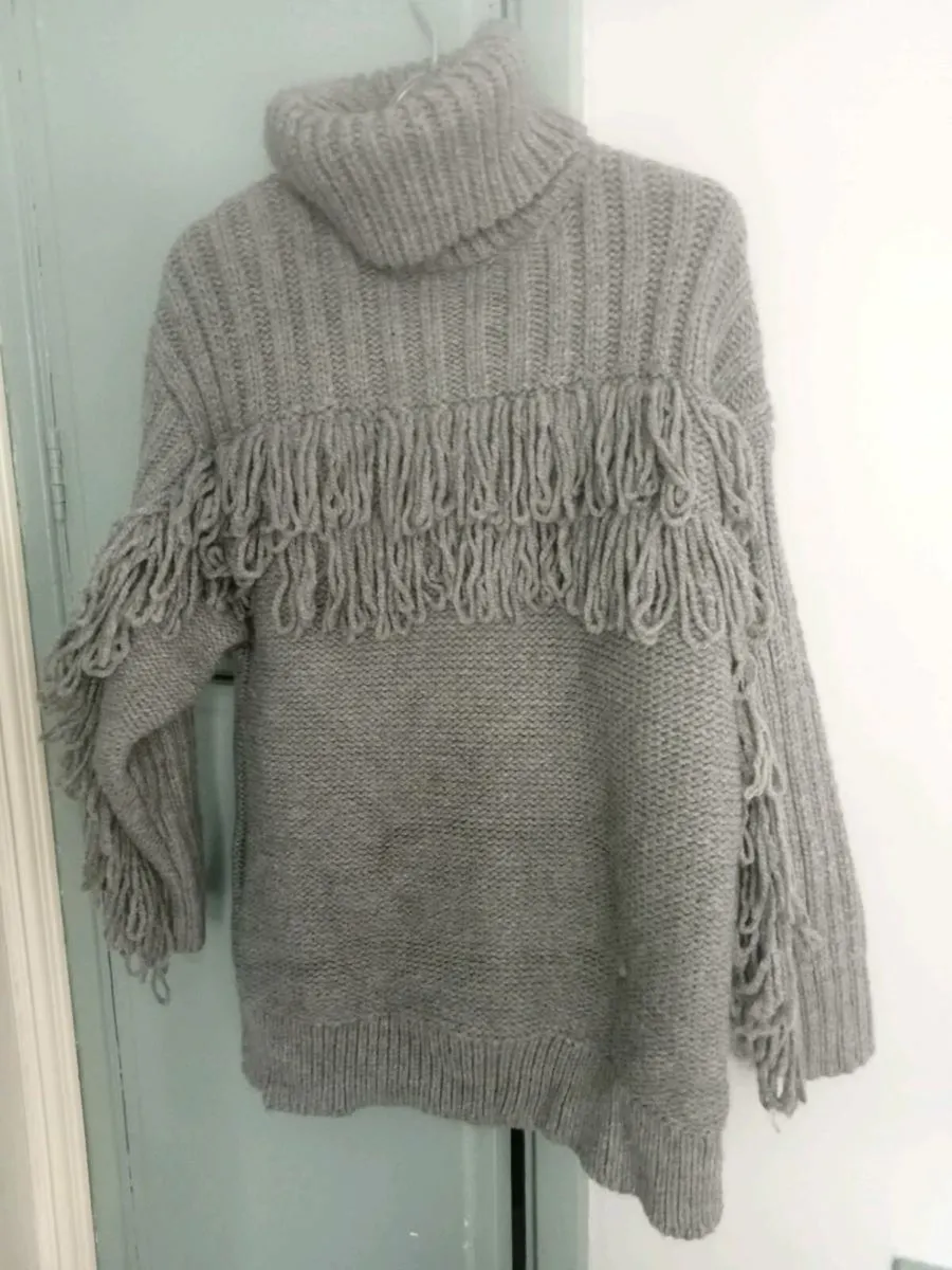 Ladies river island jumper size 10 - Image 1