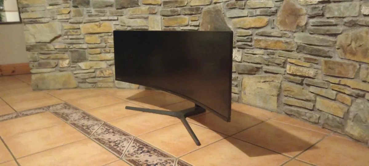 Samsung Odyssey 49" Curved Ultrawide Gaming Monito - Image 1