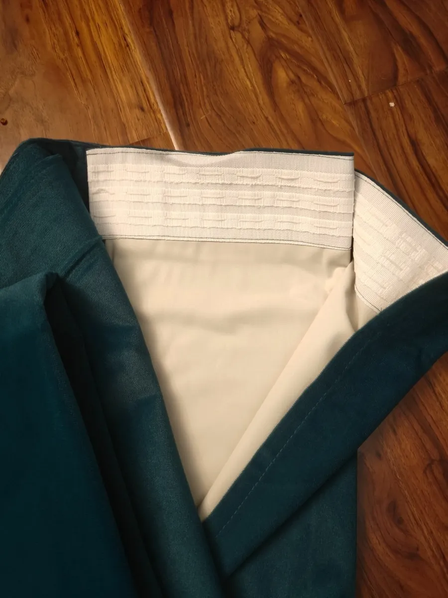 Curtains - Image 3