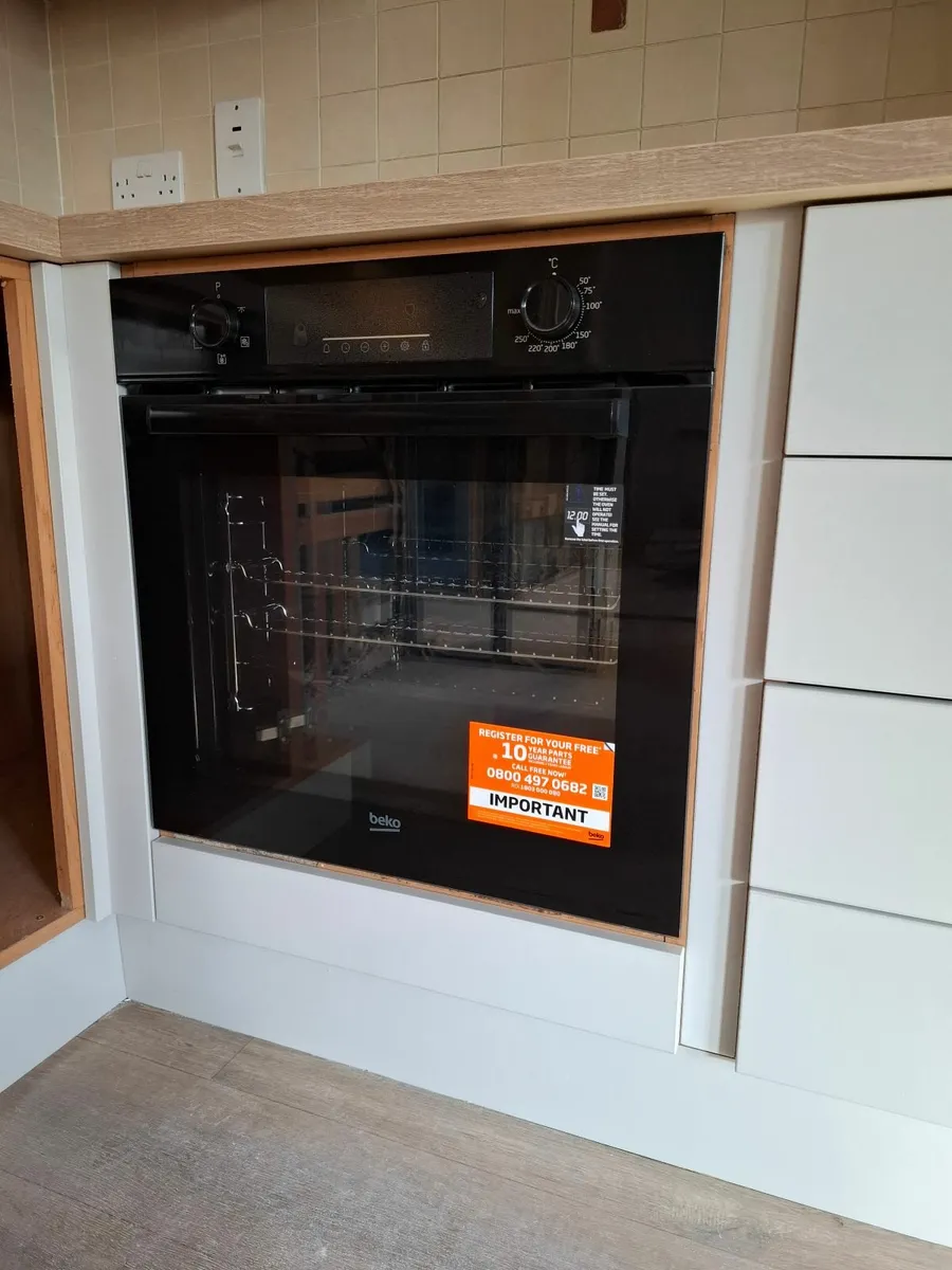 Beko Built-In Electric Oven - New - Image 2