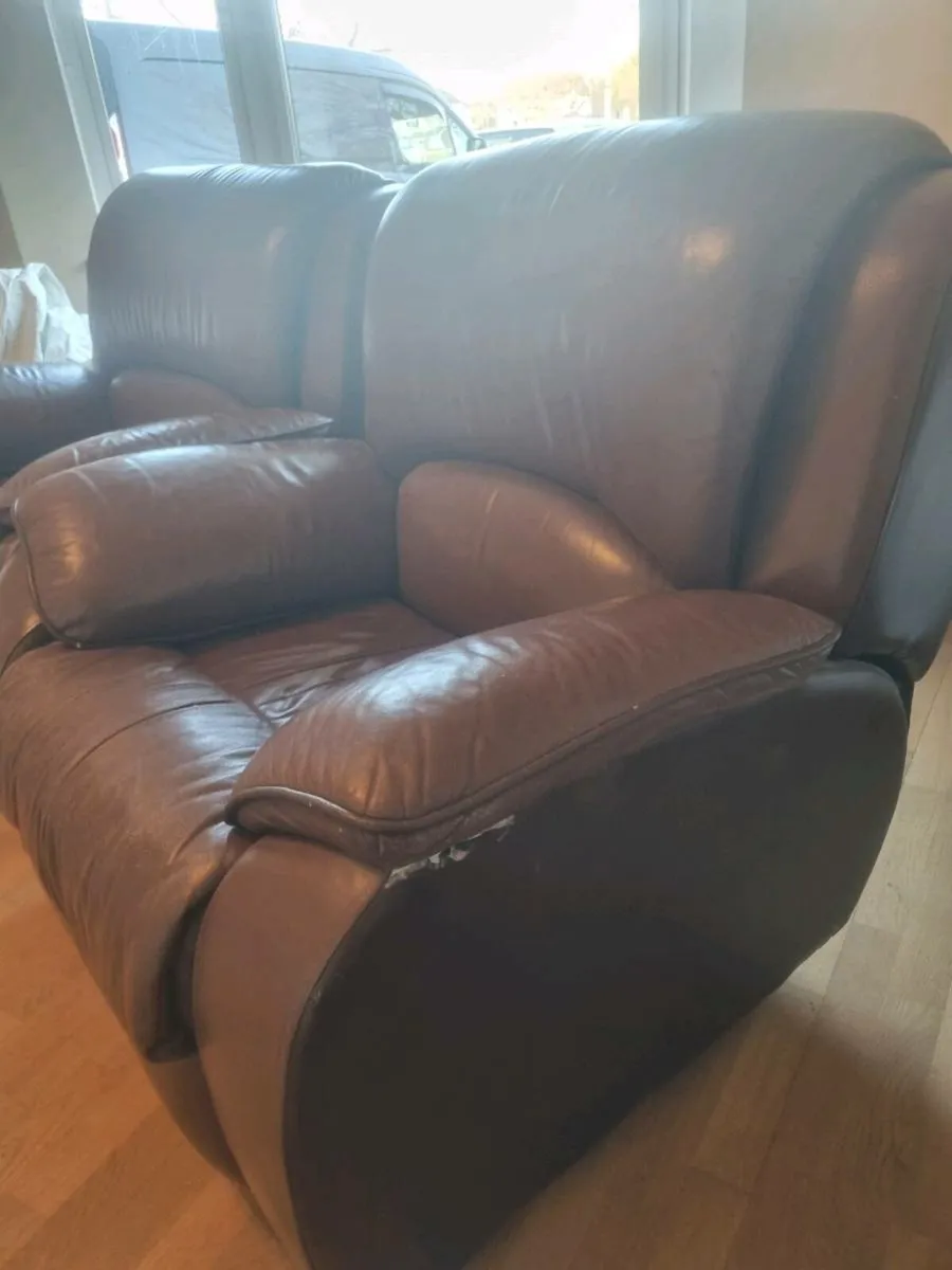 Firebird boiler adn recliner sofas - Image 3