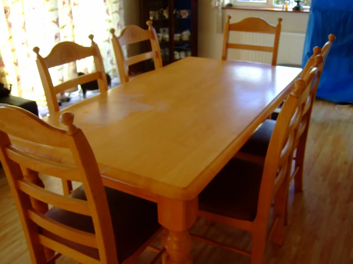 Kitchen Table & Chairs - Image 3