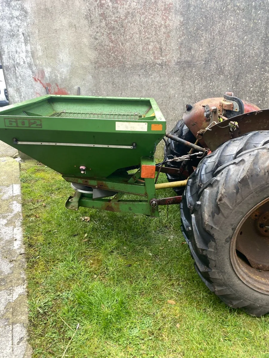 Fertalizer spreader - Image 2