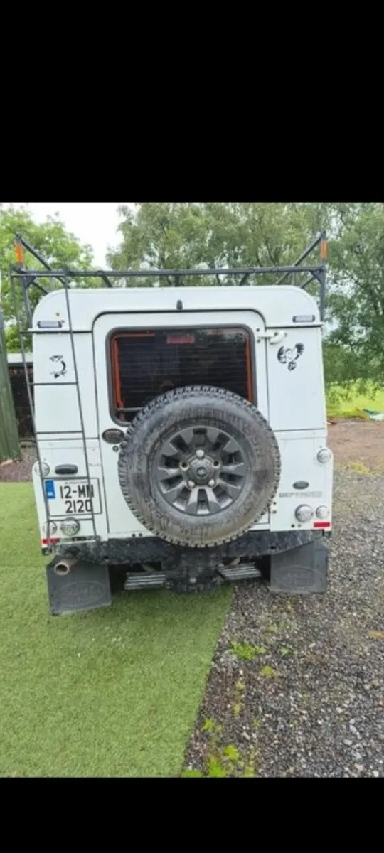 Land Rover Defender 2012 - Image 1