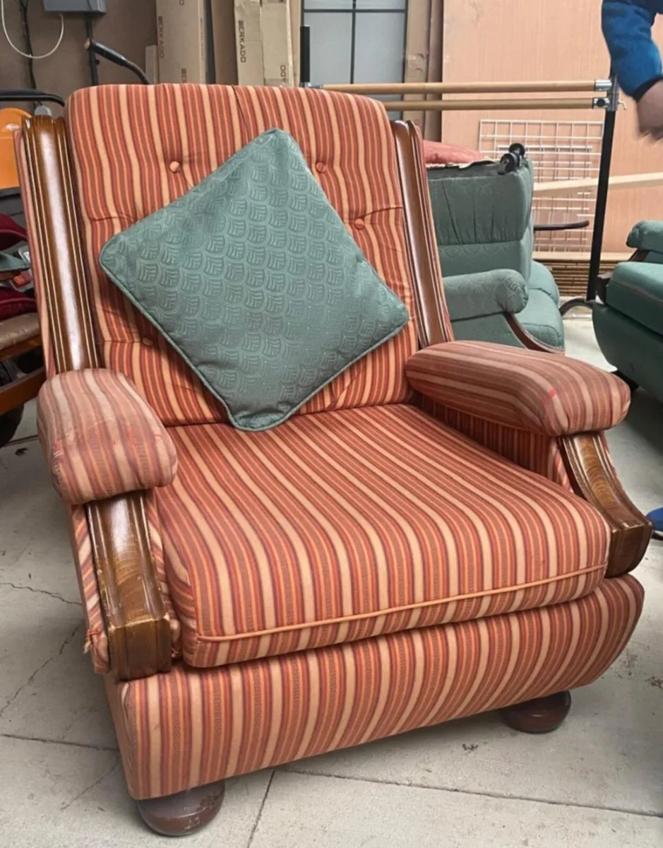 Couch set (4 seater, 2 seater and armchair) - Image 3