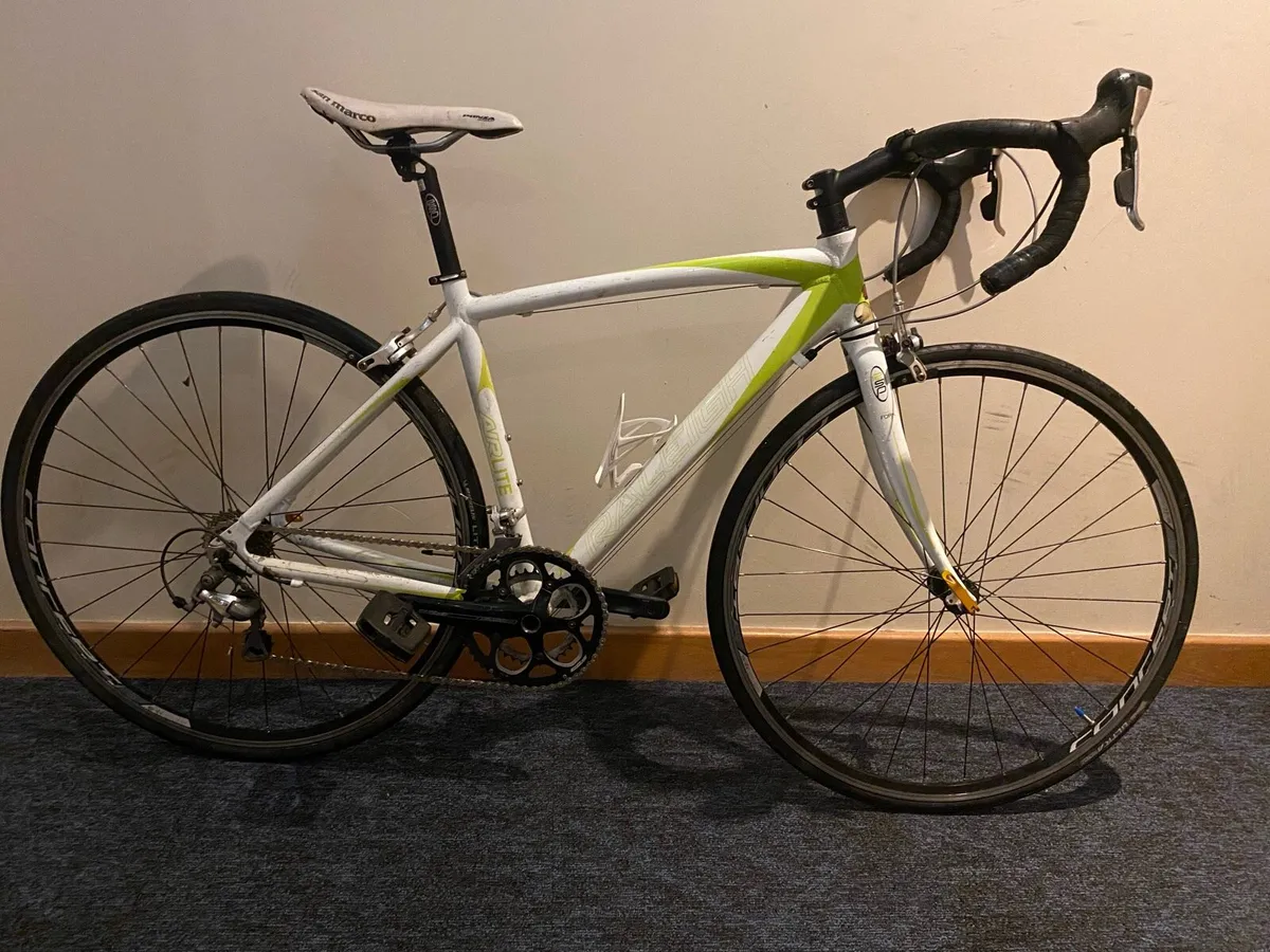 Road bike - Image 1