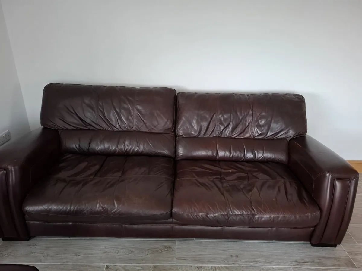 Couch - Image 2