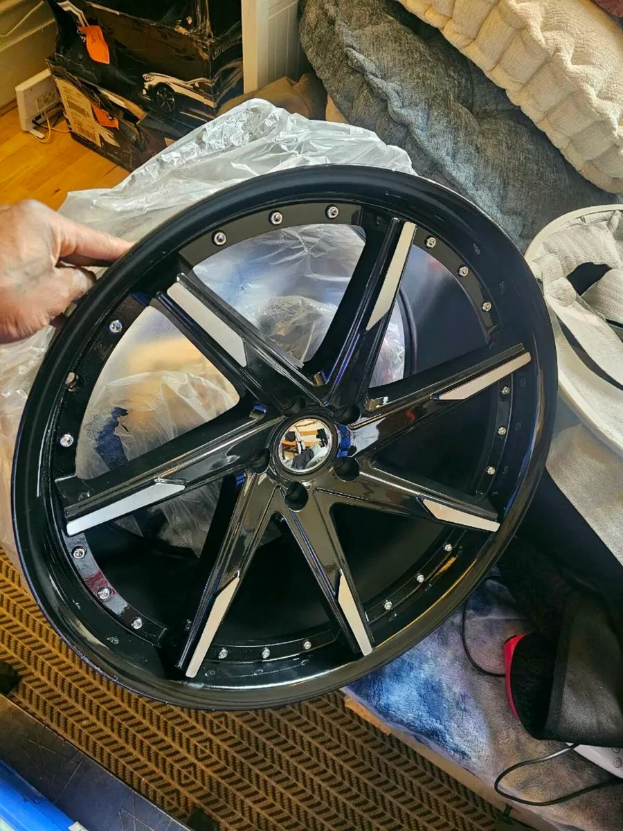 22" 5x120 "Capri" Alloy wheels - Image 3