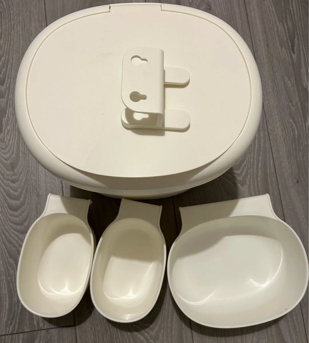 IKEA changing table baskets - Image 1