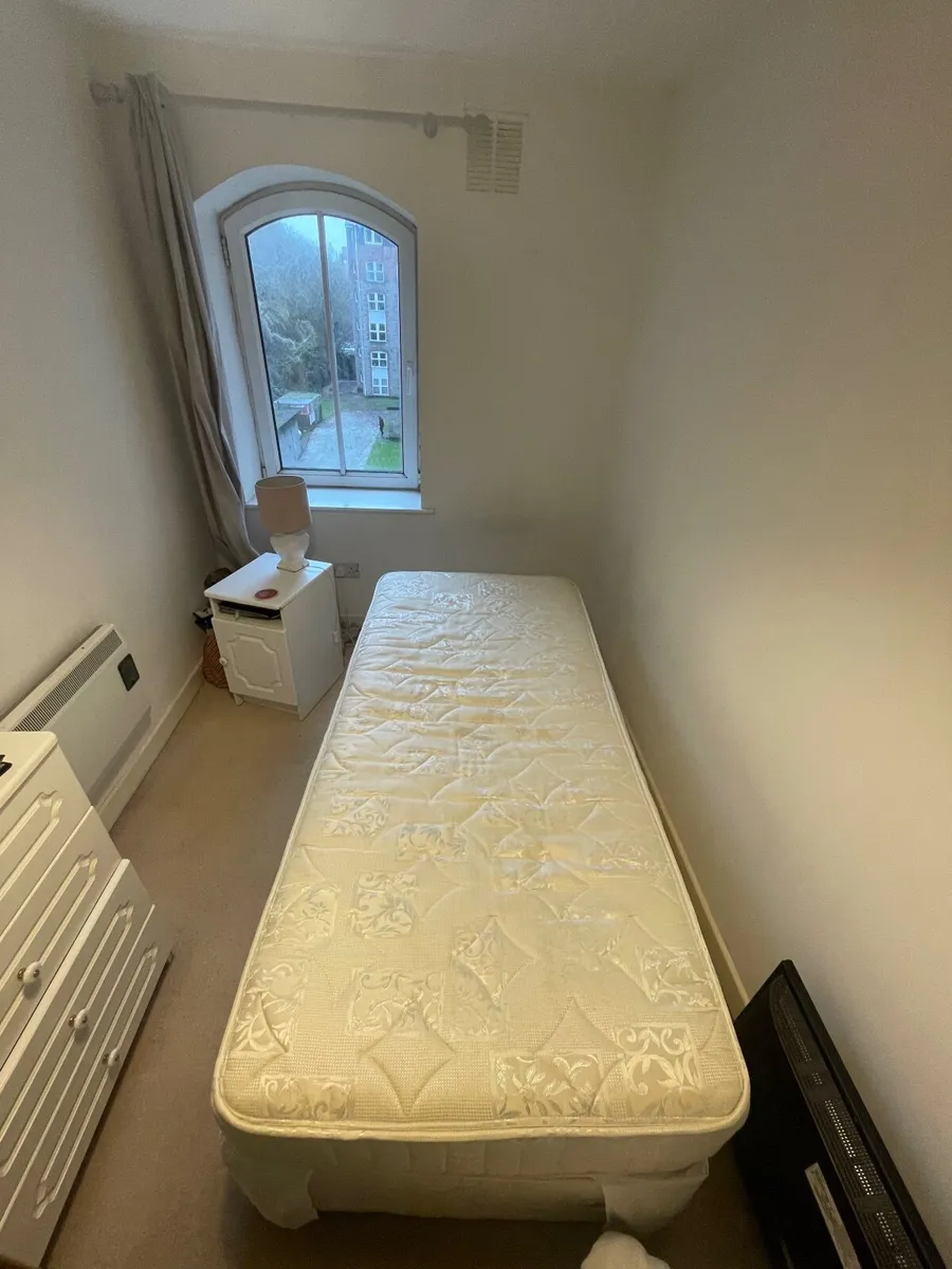 Single bed ( mattress & box) - Image 3