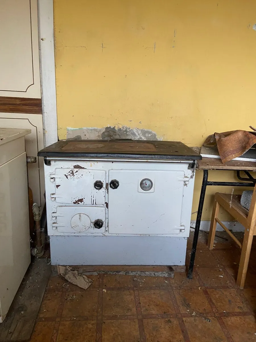 Stanley no 8 range.  And firebird oil burner - Image 4