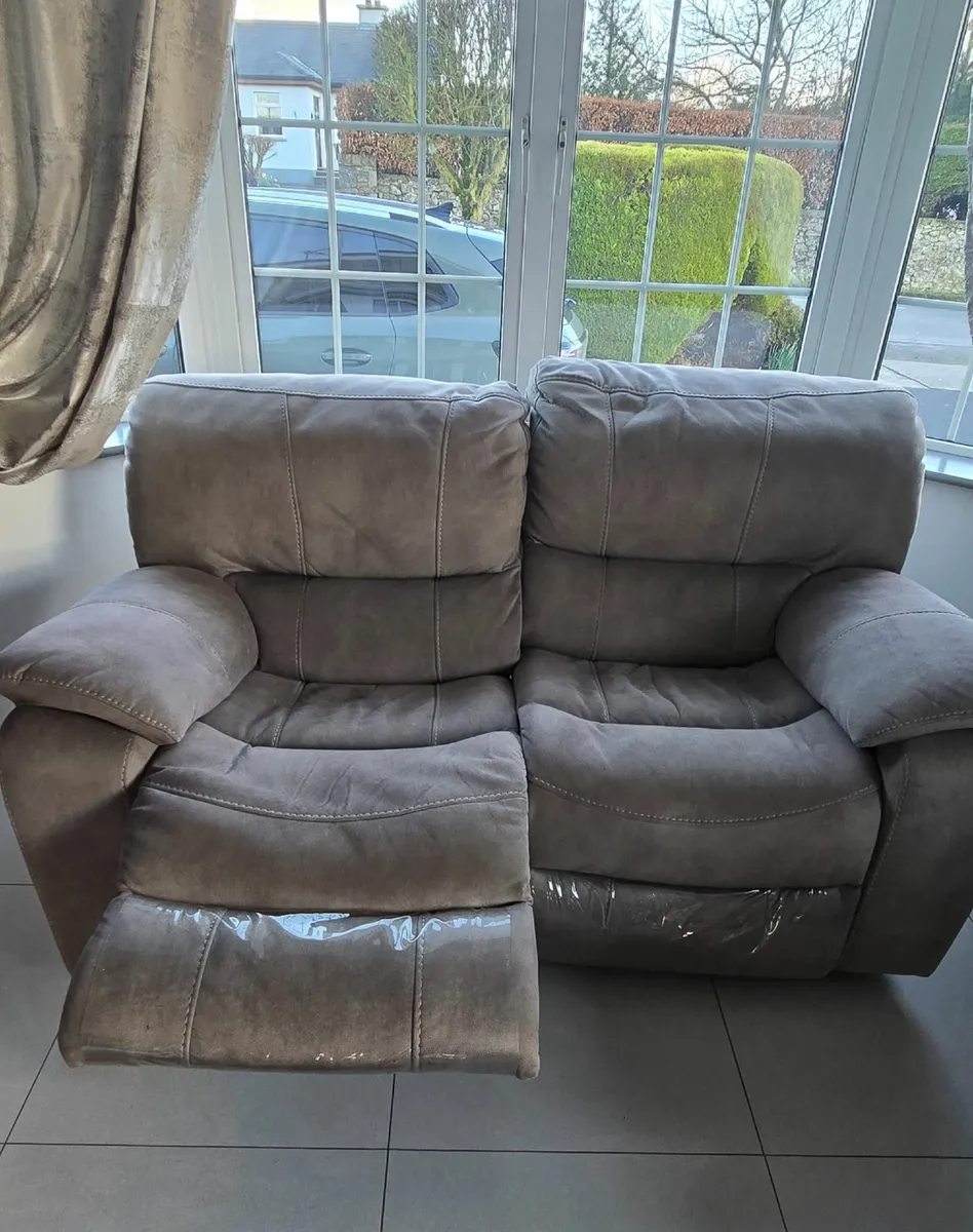 3 seater and 2 seater Recliner - Image 1
