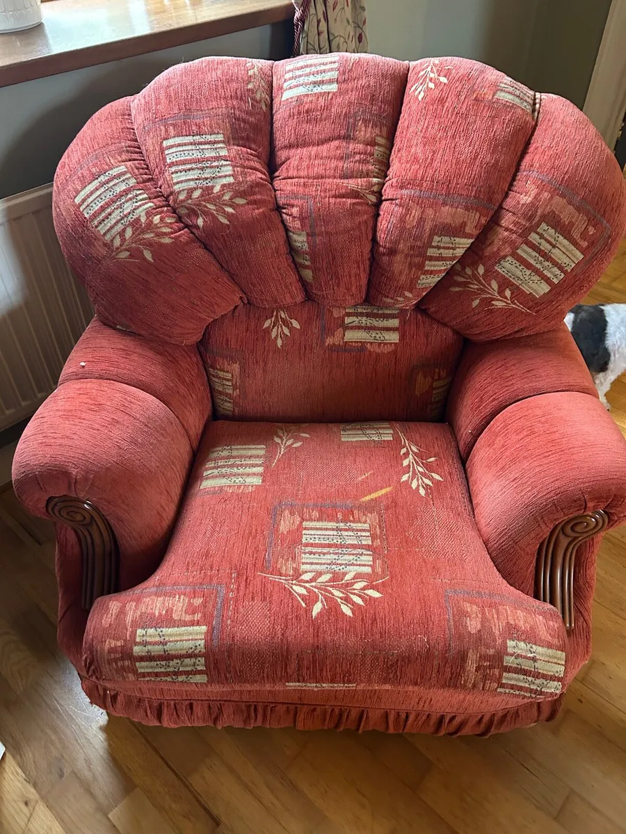 Free to take away. Two chairs and couch - Image 2