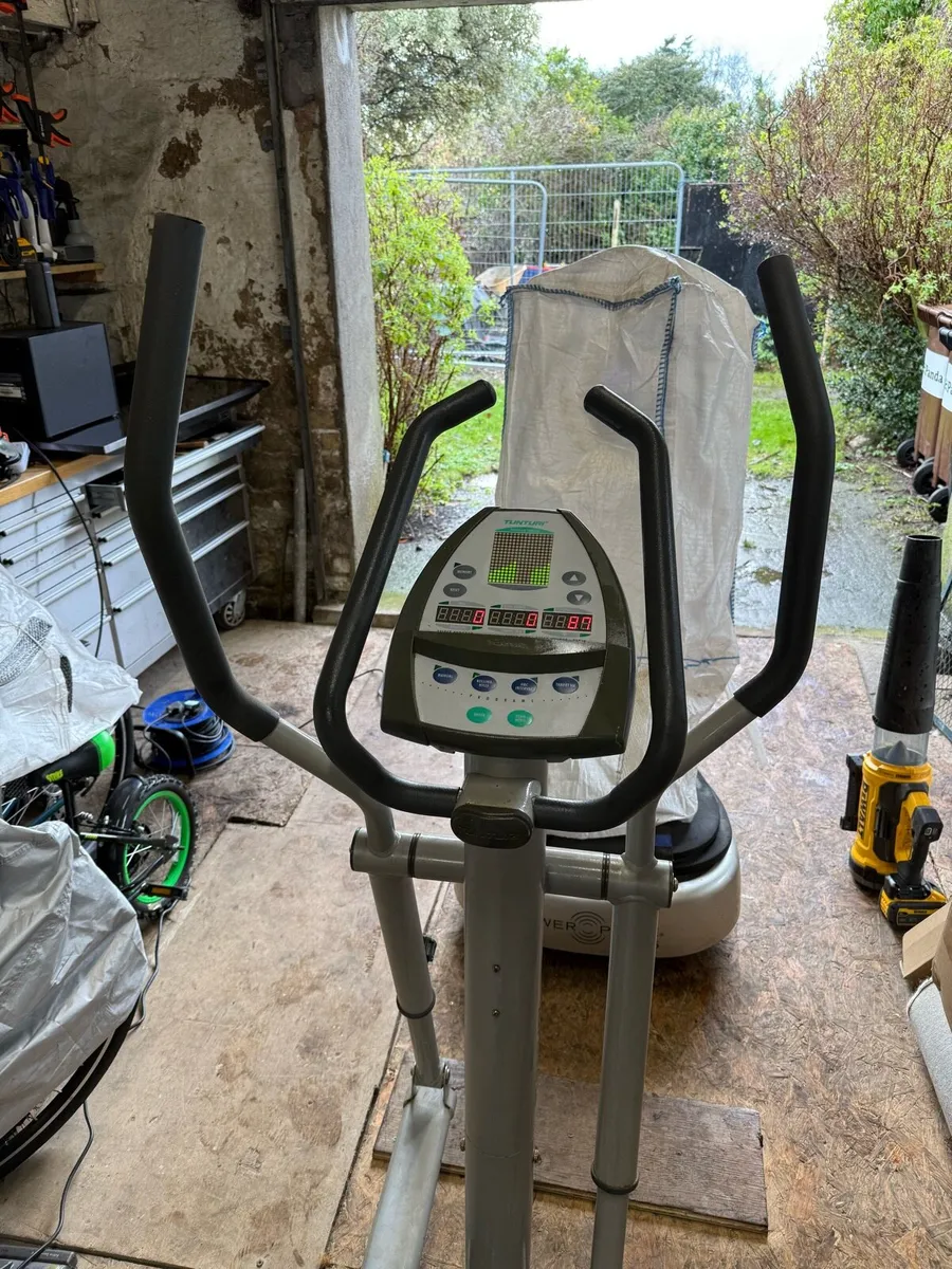 Cross Trainer - Tunturi - Image 1