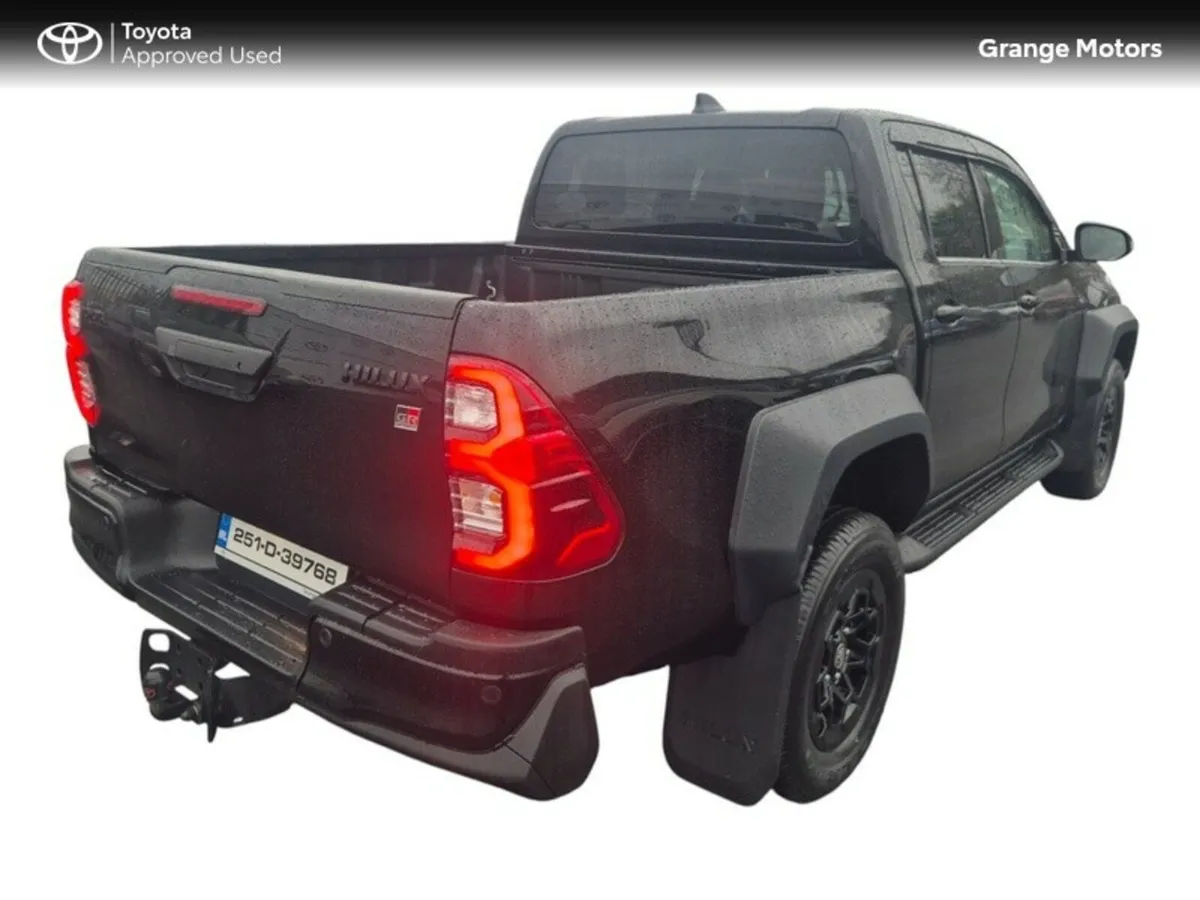 Toyota Hilux 2.8 GR SPORT II CREWCAB - Image 3
