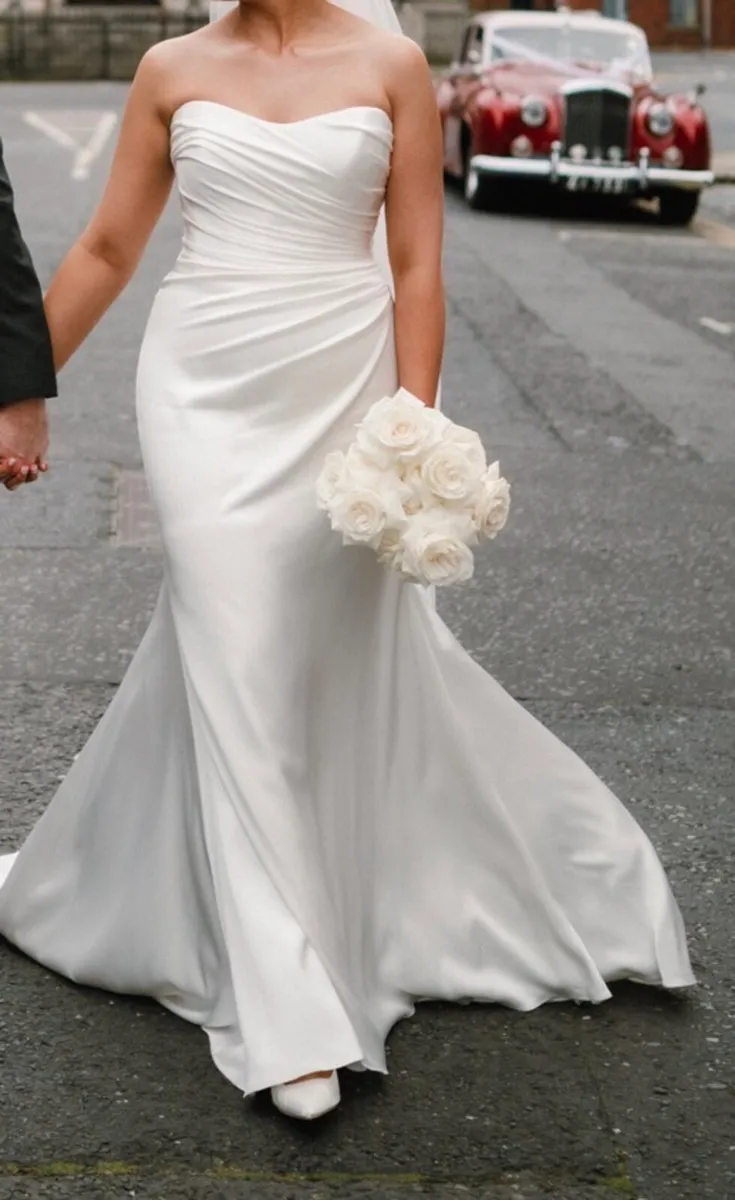 Suzanne Neville Wedding Dress Size 12 - Image 2