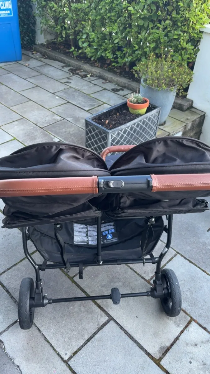 Ickle Bubba Venus Double Buggy - Image 3