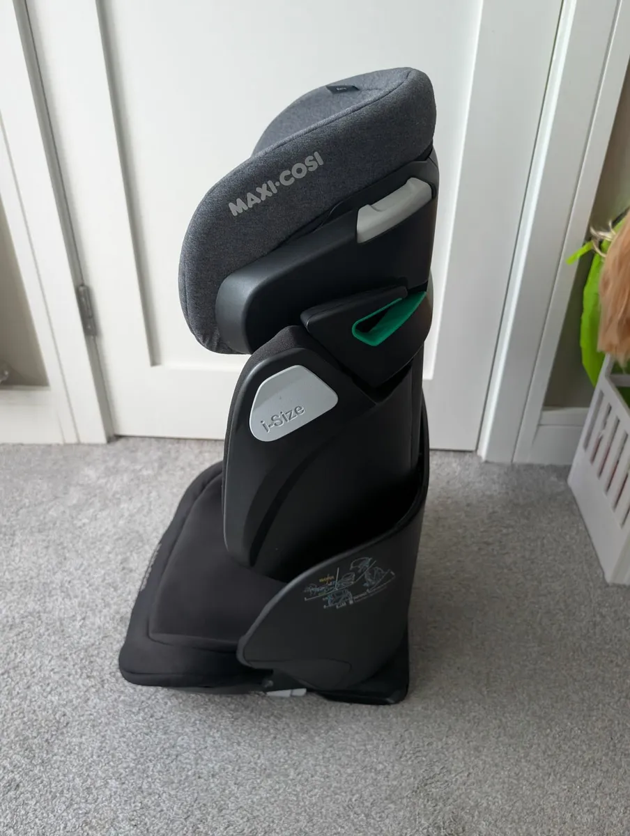 Childrens car seat - Image 3
