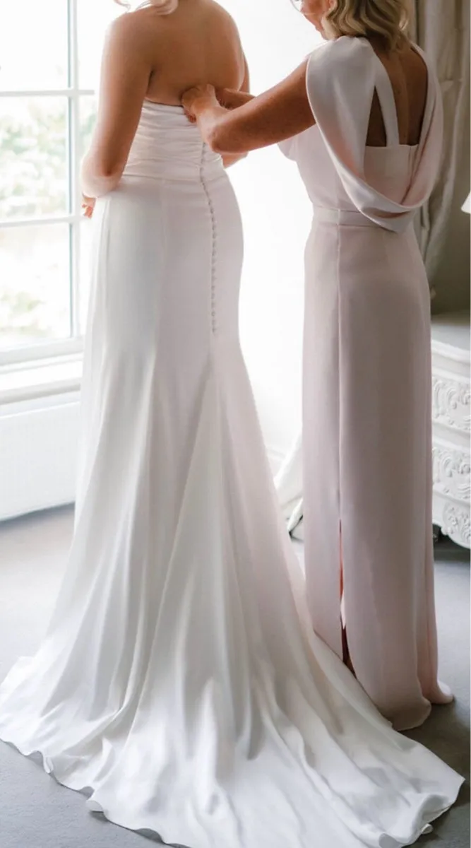 Suzanne Neville Wedding Dress Size 12 - Image 4