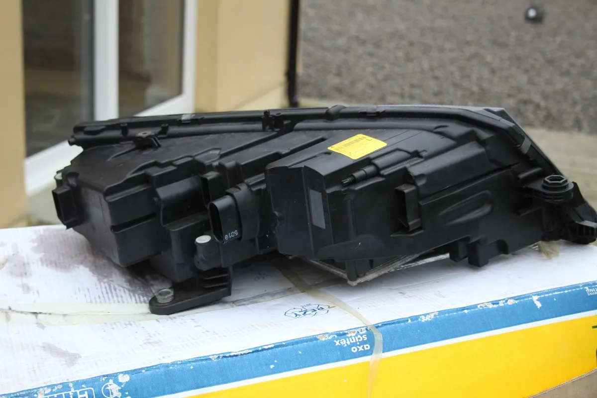 XENON HEAD LIGHT - Image 2