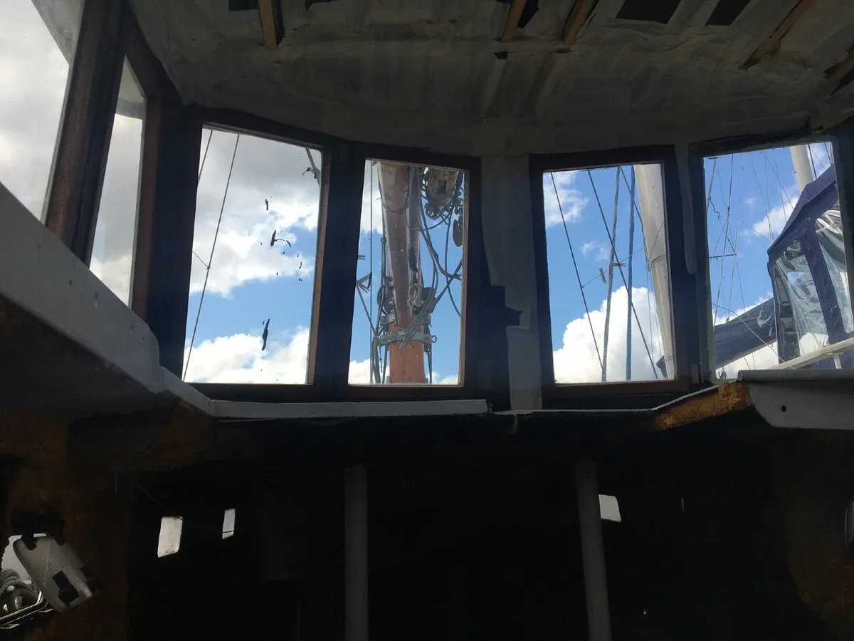 Liveaboard sailboat - Image 2